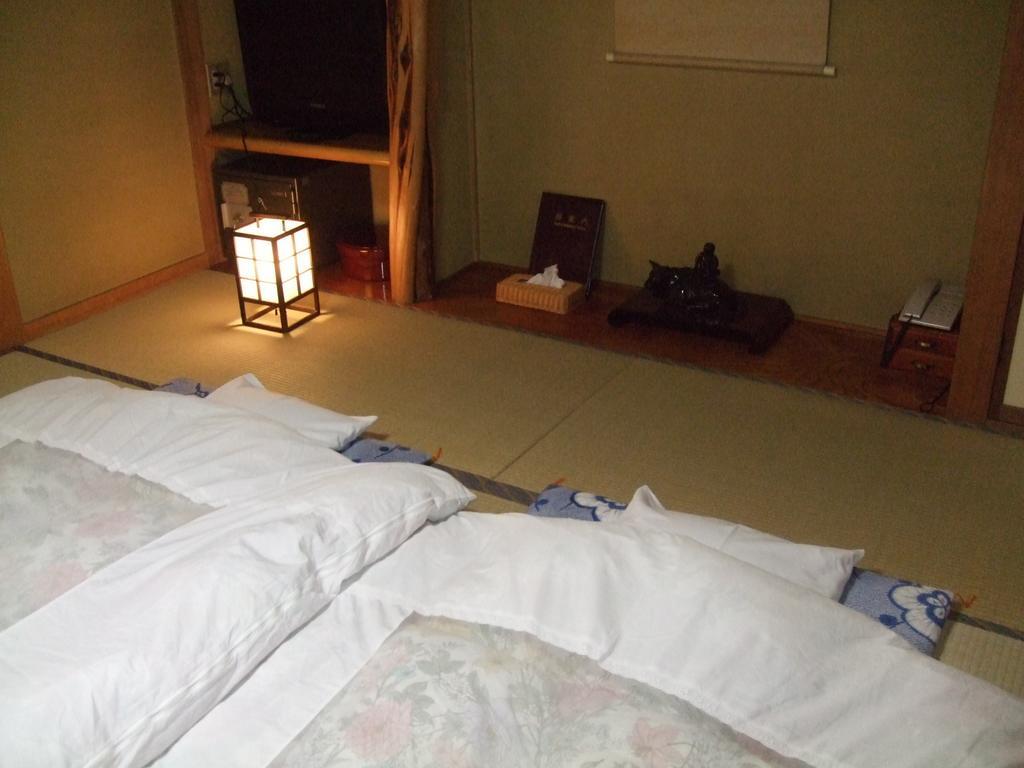 马路纳卡酒店 松本 客房 照片